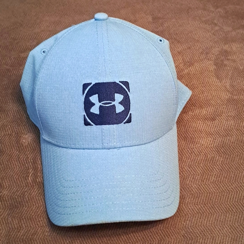 L/XL UnderArmor Golf Cap Lady's  NWOT